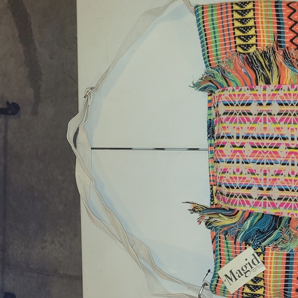 Womens nwts BOHO bag. Large. Has pockets. Bright colors!!! Don't miss it!! - Picture 3 of 5